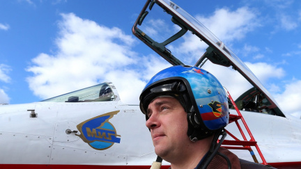 Syřané vítají ruské 'návštěvníky' jako bratry a spasitele. Vědí, že jsou to vojenští piloti