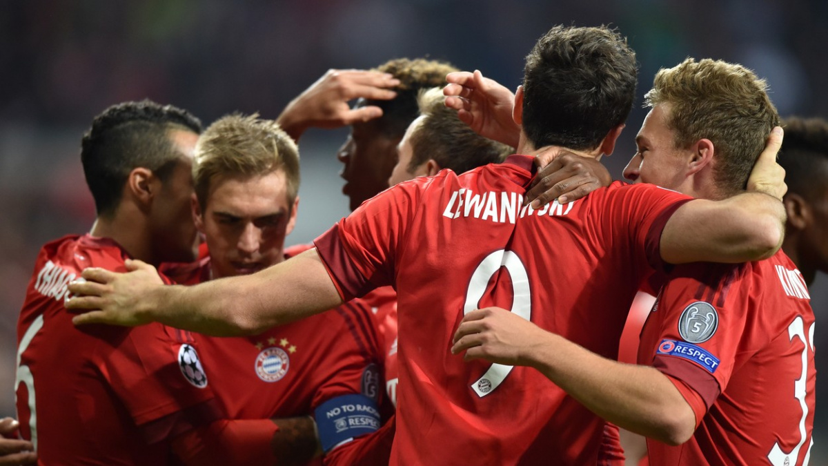 Arsenal doplatil na hrubou chybu brankáře, Bayern deklasoval Záhřeb