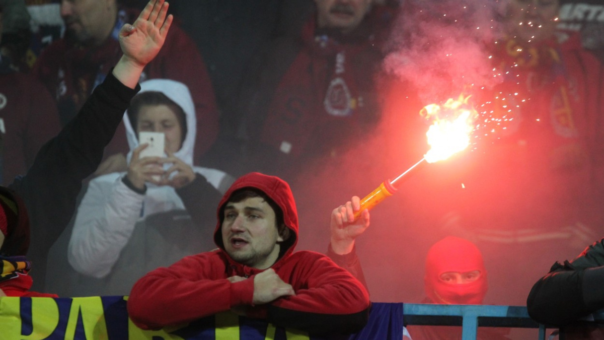 Uprchlická krize se přenesla na stadióny. Část sparťanských fanoušků bojkotovala utkání EL