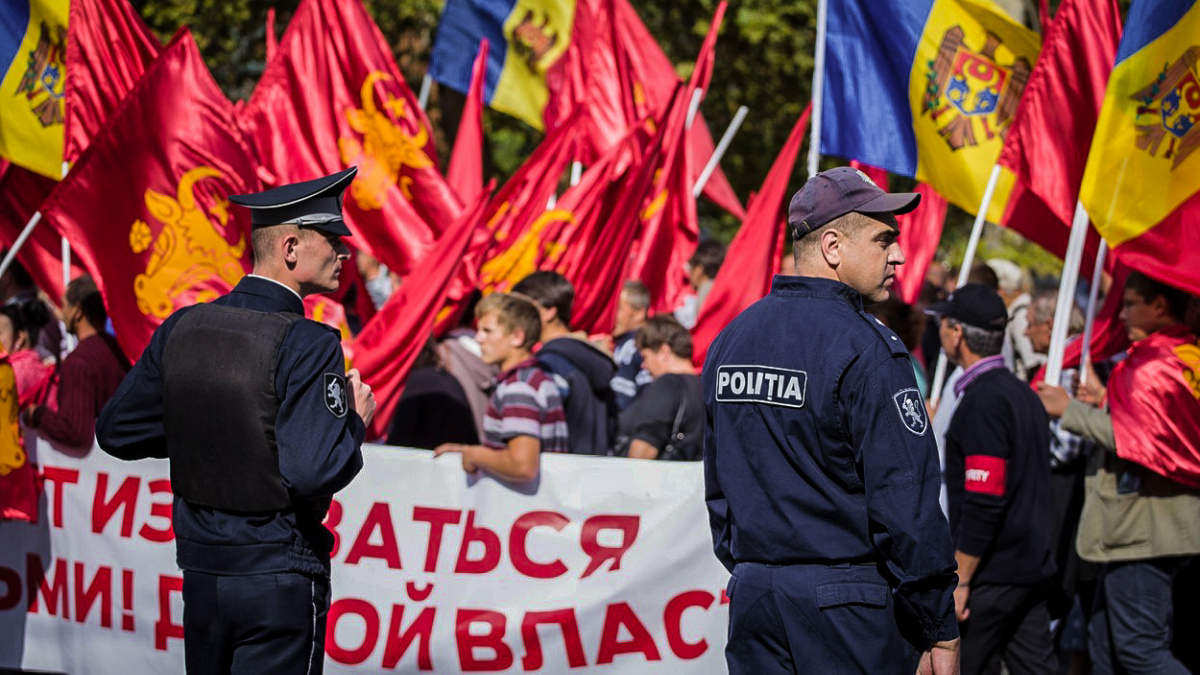 Moldavsko se bouří kvůli zmizelé miliardě. Desetitisíce lidí žádaly rezignaci vlády