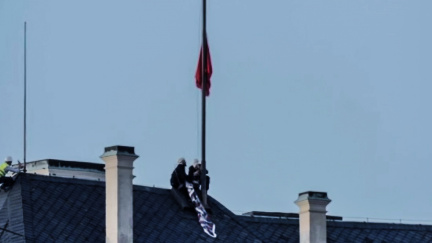 Aktualizováno: Hrad kvůli vlajícím trenýrkám odvolal šéfa své stráže