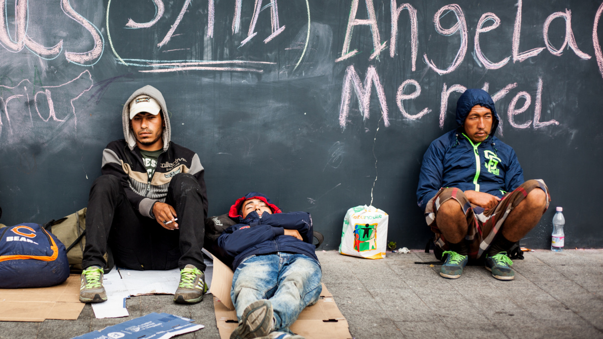Šéf německých financí chce azylantům seškrtat dávky