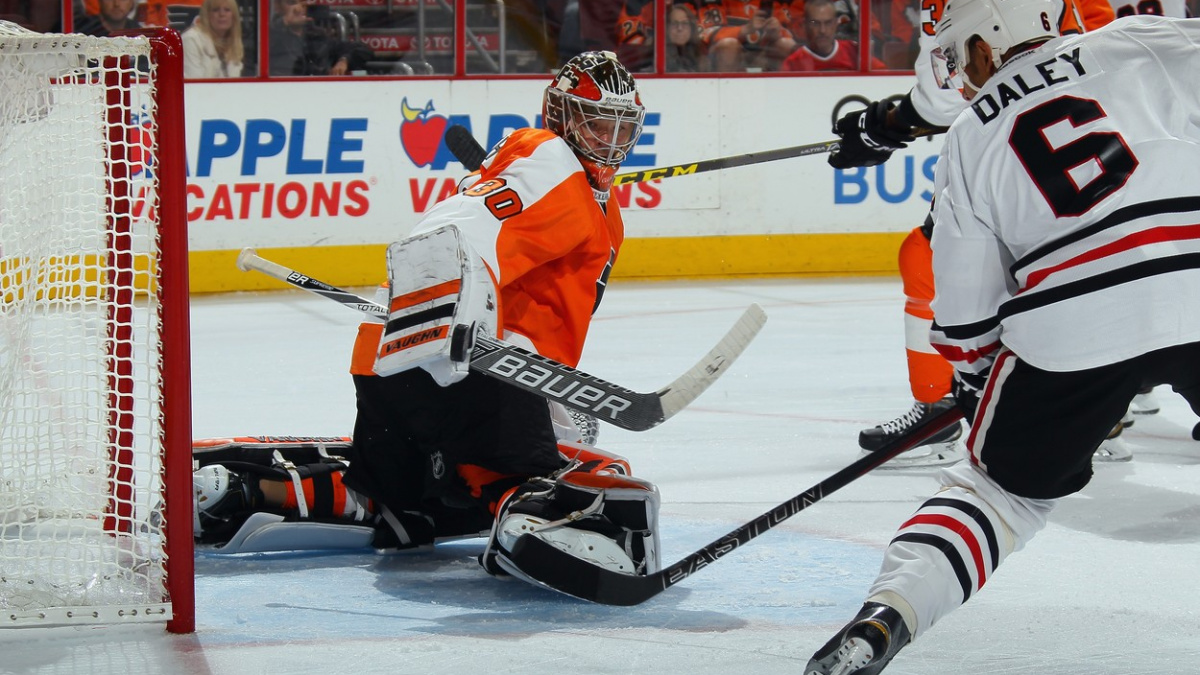 Neuvirth vychytal druhou nulu, Voráček poprvé bodoval