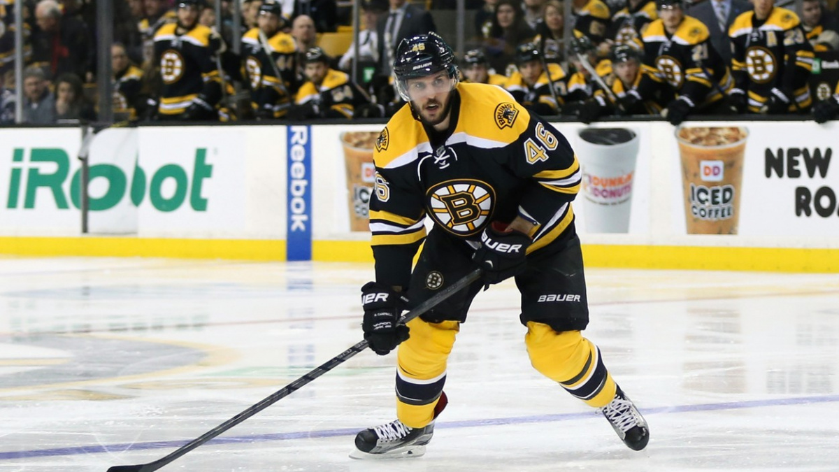 Voráček s Krejčím dvakrát asistovali, Neuvirth musel odstoupit