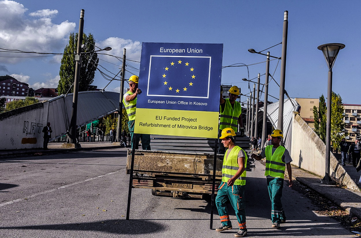 Kosovo je jednou nohou v EU. Podepsalo asociační dohodu