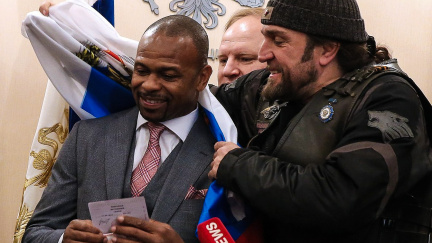 Putin má dalšího obdivovatele. Boxer Jones se zavázal k lásce k Rusku!