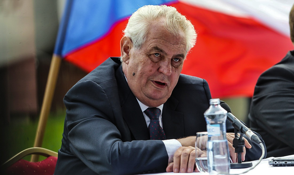 Aspoň bude víc volných míst, uvítal Zeman protest rektorů