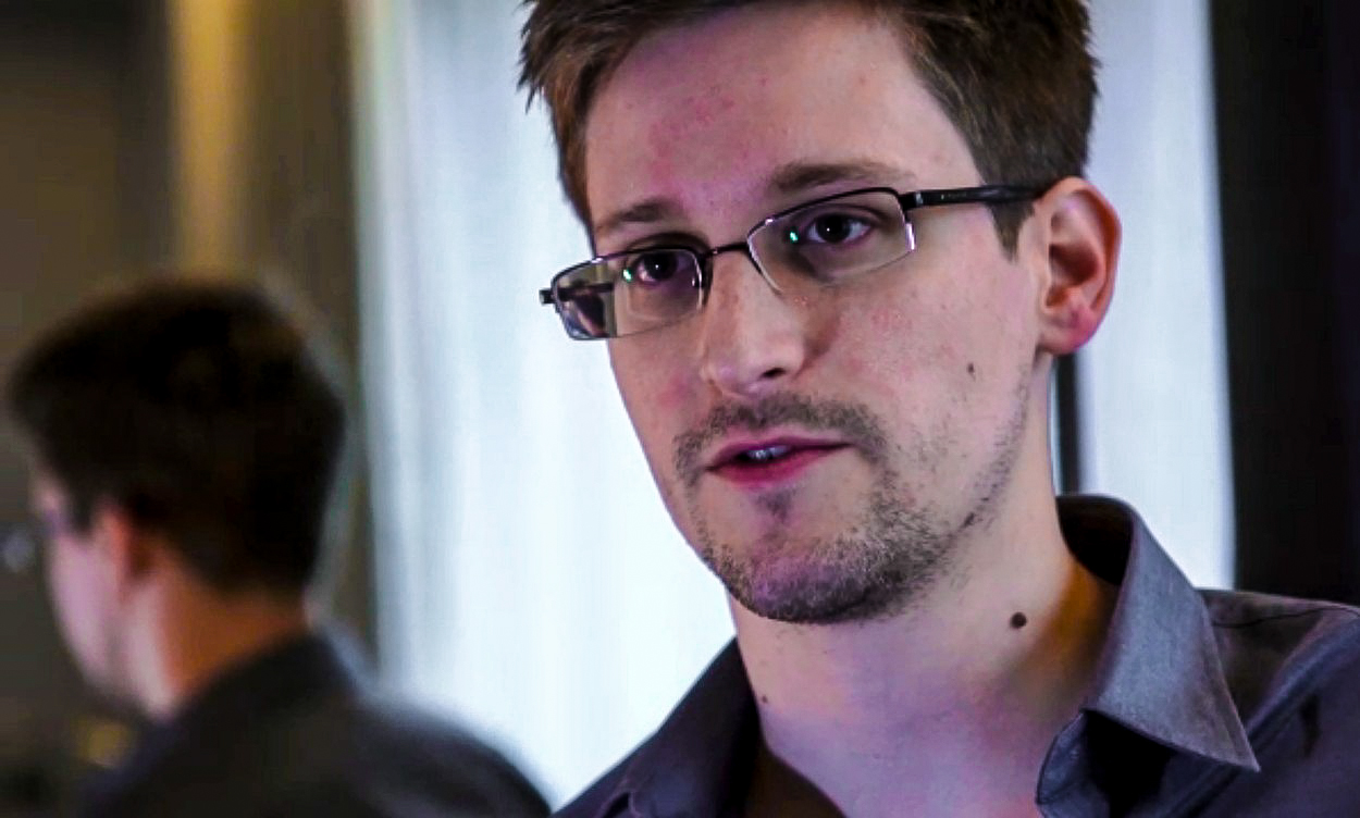Evropský parlament posvětil možnost azylu pro Snowdena