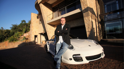 Krejčíř asi plánoval další útěk. Policie zatkla ženu, která mu pomáhala