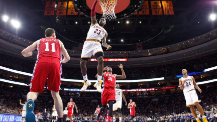 Překonal Jordana i Bryanta. LeBron James jako nejmladší hráč v historii NBA pokořil hranici 25 000 bodů