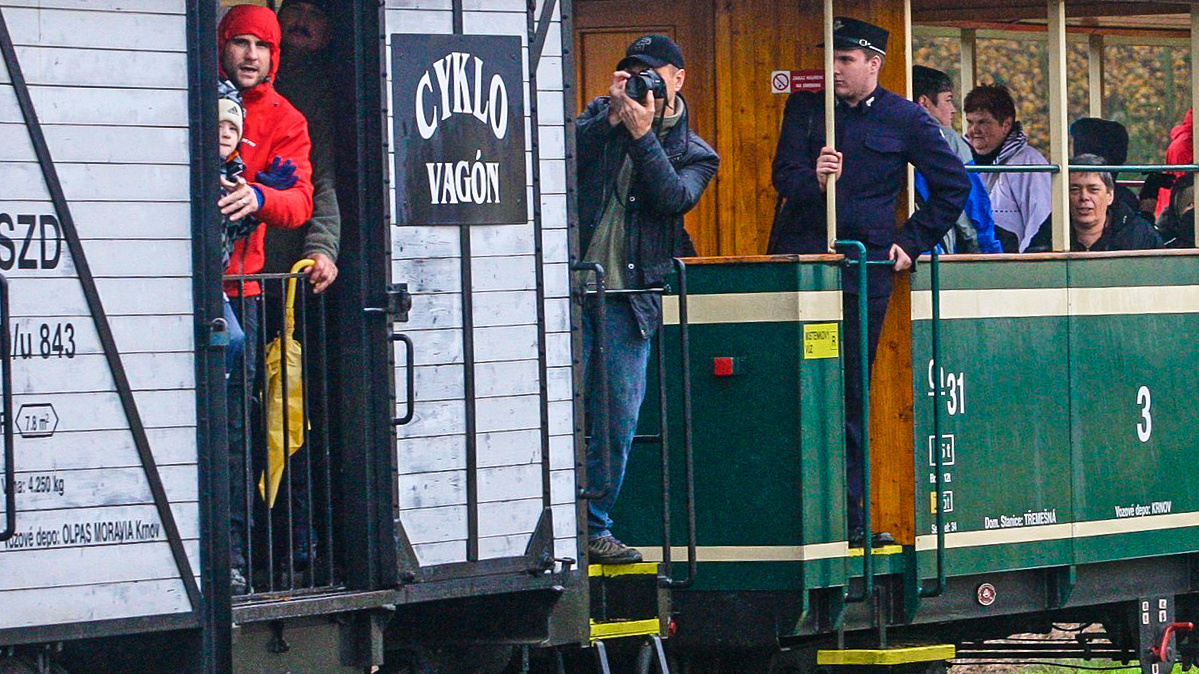 Vlak do stanice Minulost: Kulečník pro Hitlera a vymazaná vesnice