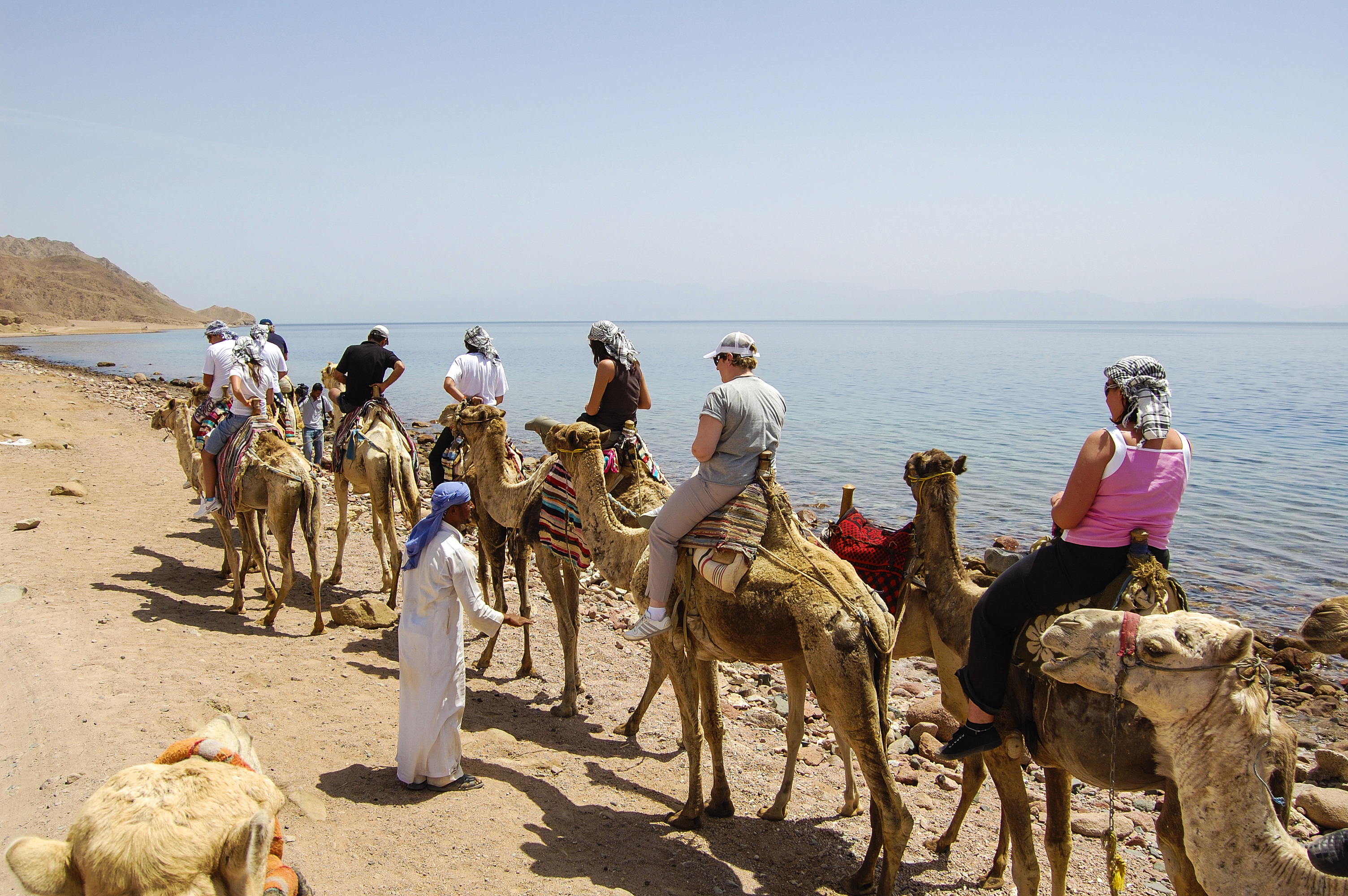 Rusové vyklízejí Egypt. Moskva tam zakázala létat s turisty
