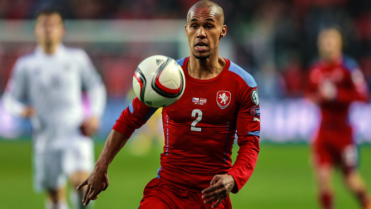 Fotbalovou reprezentaci postihla rozsáhlá marodka. Limberského nahradí Bartošák