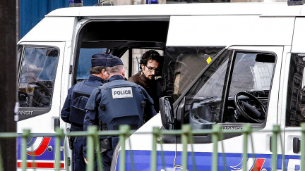 Aktualizováno: Aspoň tři útočníci v Paříži byli Francouzi a dva žili v Bruselu