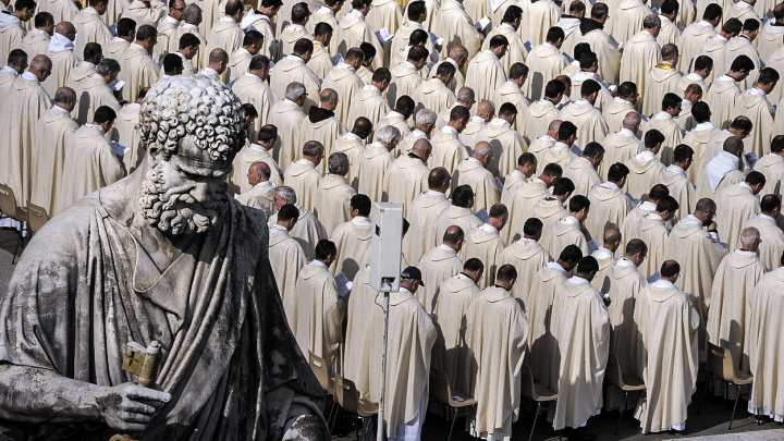 Jsou věřící spíš štědří a spravedliví, nebo lakomí a pomstychtiví?