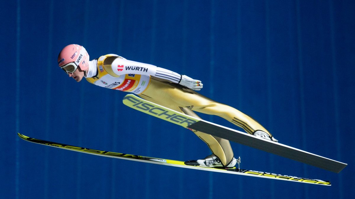 Čeští skokani skončili na úvod SP pátí, triumf slavili Němci