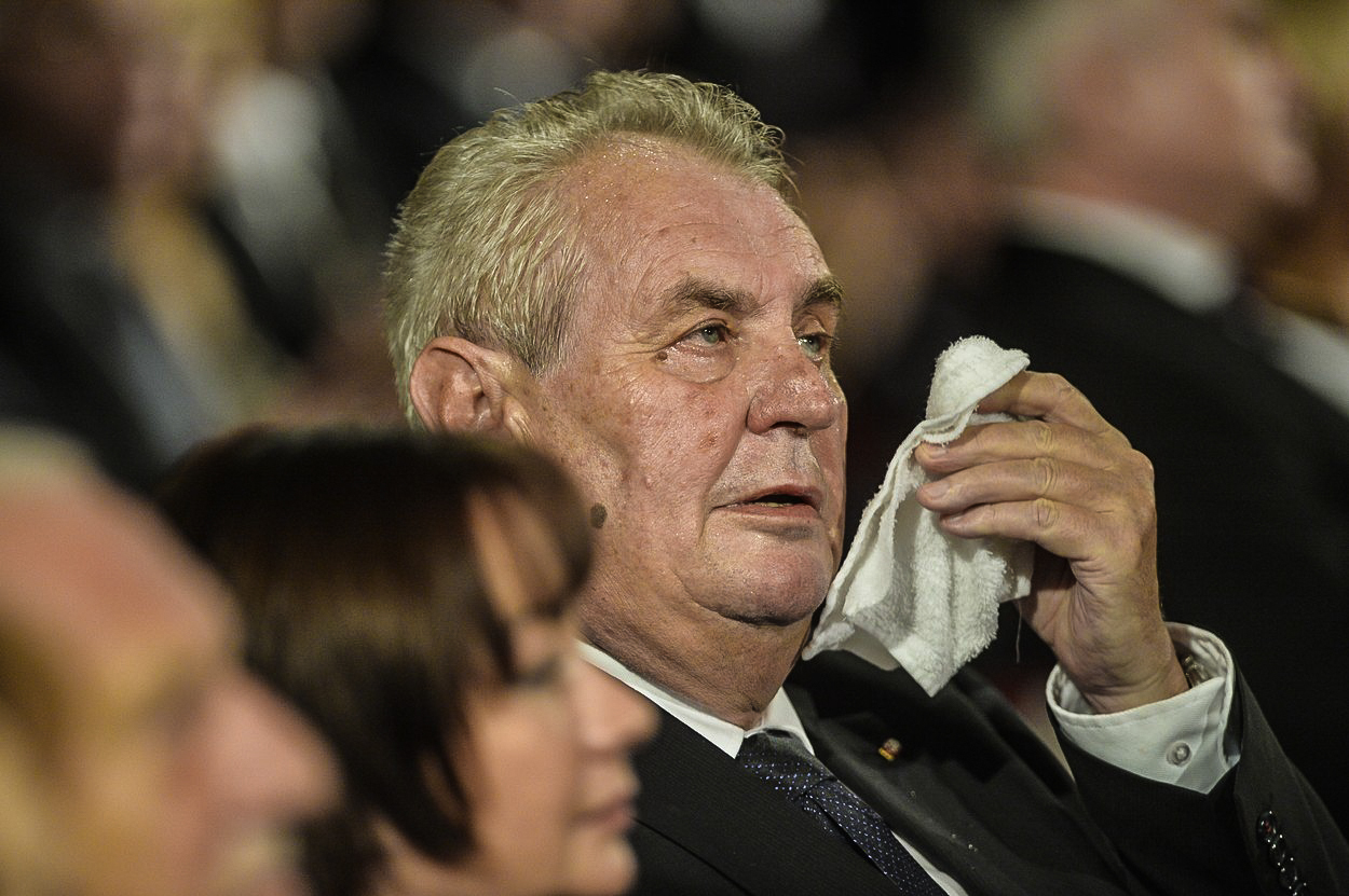 Zeman: Nebezpečí se přikradlo k našim hranicím