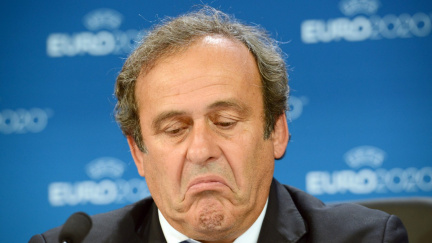 Platinimu zvoní umíráček: Šéfovi UEFA hrozí doživotní vyloučení z fotbalu