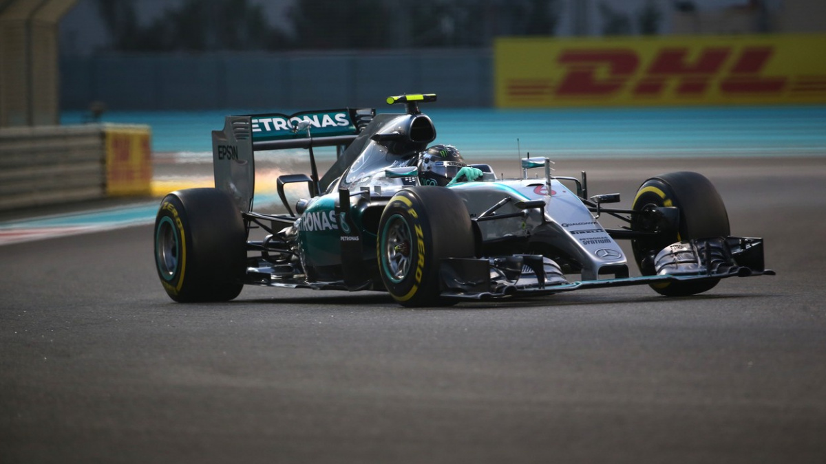 Rosberg zakončil sezonu hattrickem, Mercedes rekordem