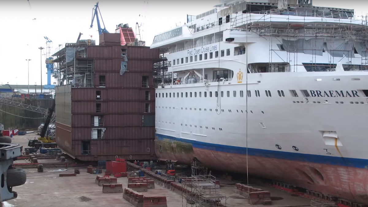 Obří zaoceánské lodě se v půli nezlomí. Půlku žádnou nemají