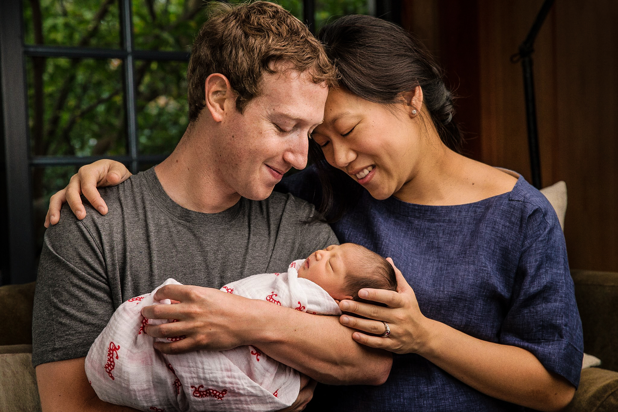 Šéf Facebooku oslavil narození dcery: Věnuje 99 procent svých akcií na charitu