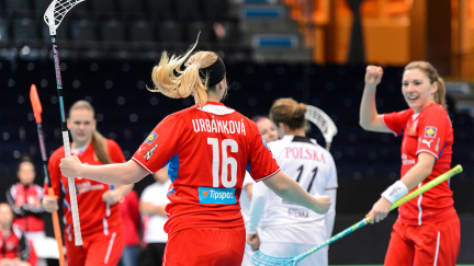 Aktualizováno: České florbalistky přehrály Polky a zahrají si semifinále MS. V něm narazí na Finky