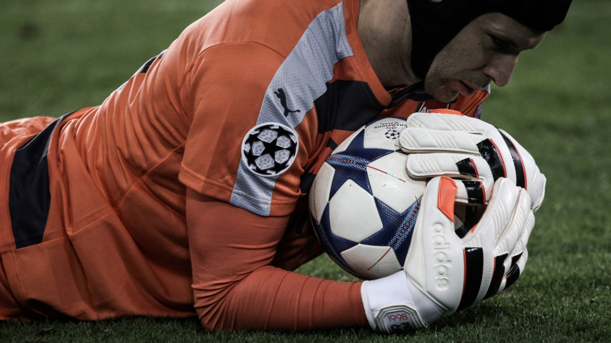 Čech vyrovnal rekord Premier League v počtu vychytaných nul