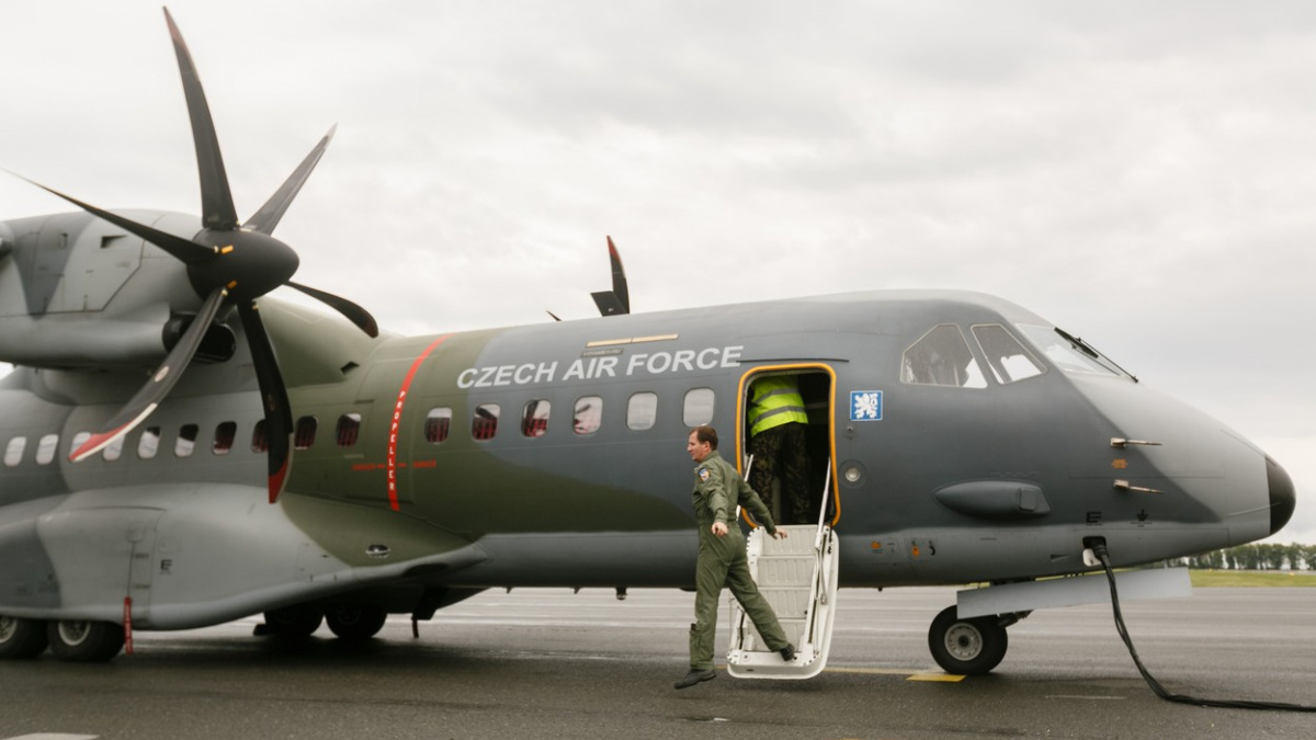 Kauza údajně předražených letounů CASA míří k soudu