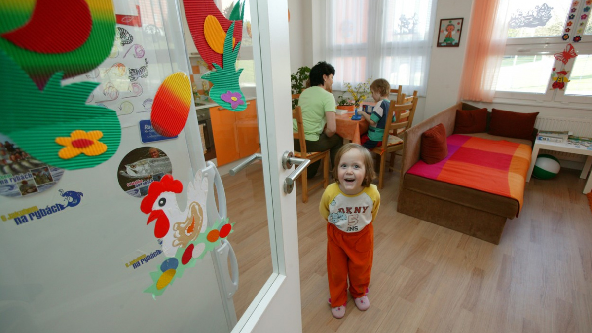 Zeman vybírá na klokánky, splácení státního dluhu netáhlo