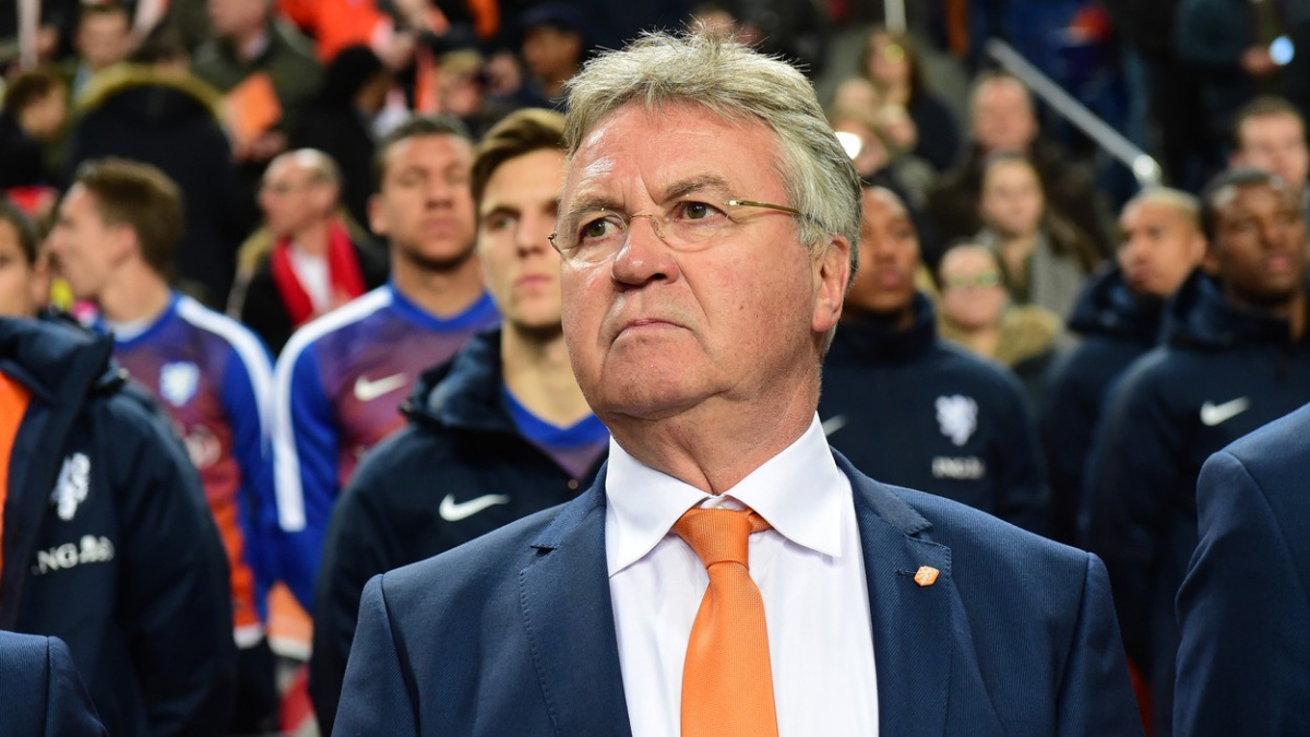 Spasitel nalezen! Chelsea má zachránit nizozemský kouč Guus Hiddink