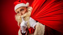 Politický 'Tajný Santa': Co dostanou pod stromeček Zeman, Babiš nebo Kalousek?