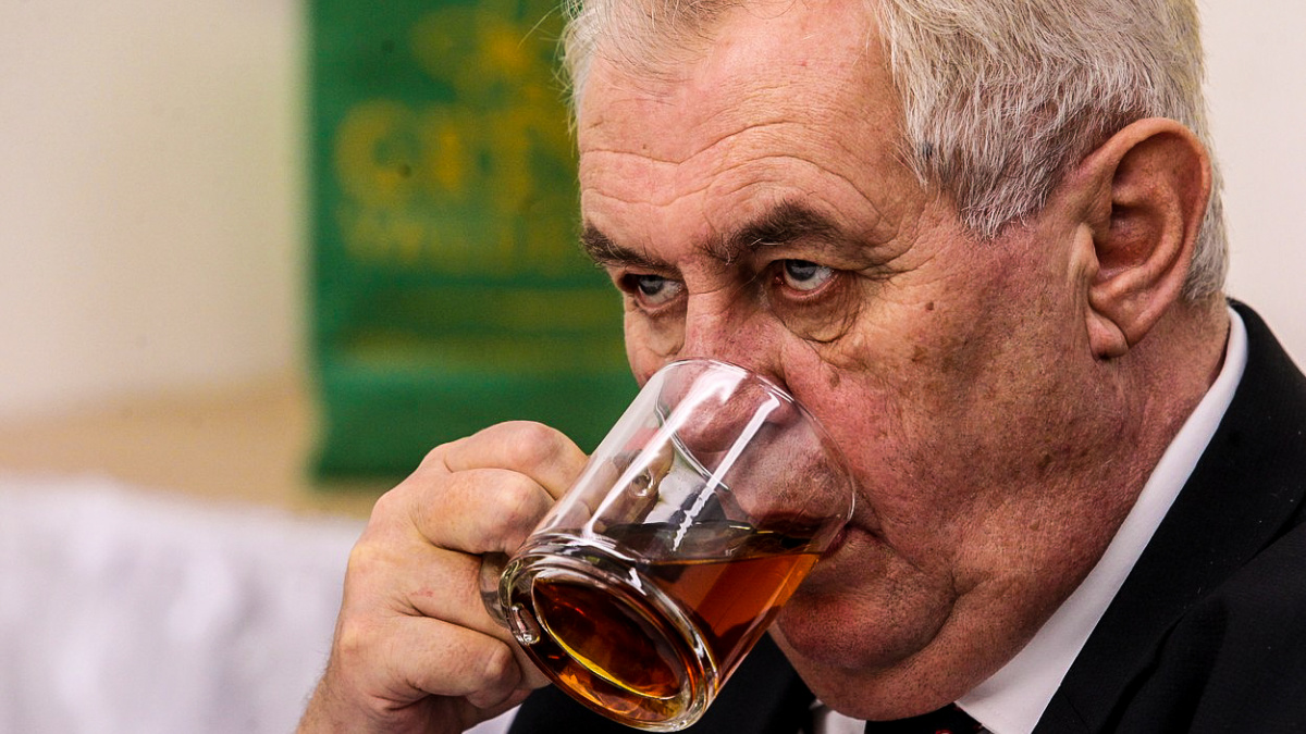 Zeman urazil Řeky. Odvolali z Prahy svého velvyslance