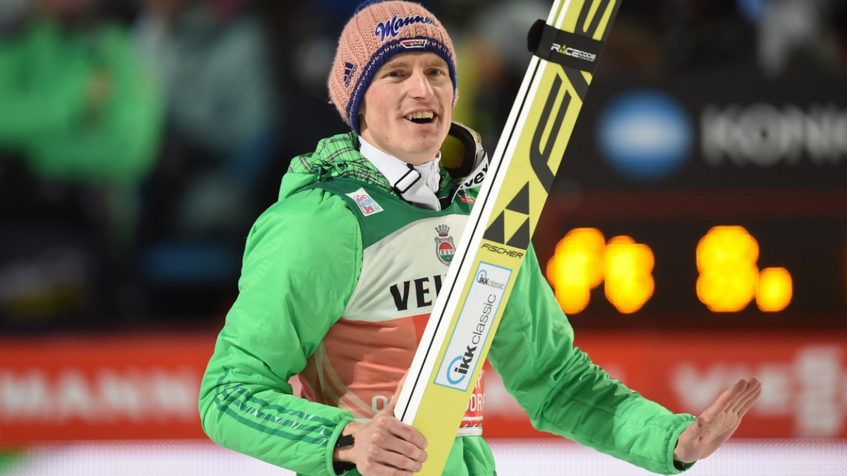 První závod Turné čtyř můstků vyhrál Freund, Češi až ve třetí desítce