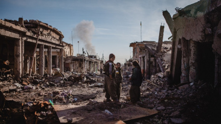 Islámský stát loni přišel téměř o polovinu 'svého' území v Iráku