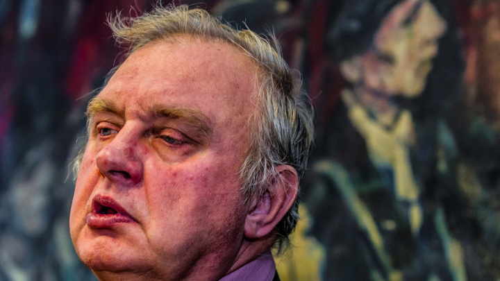 Dokumenty jsou platné, tvrdí Slovák, který poslal Ransdorfa do banky