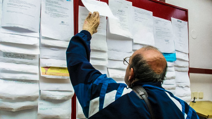 Komentář: Jak snížit nezaměstnanost ve třech krocích a přitom nikoho nezaměstnat