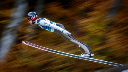 Rakouský skokan Müller po těžkém pádu na Kulmu částečně ochrnul