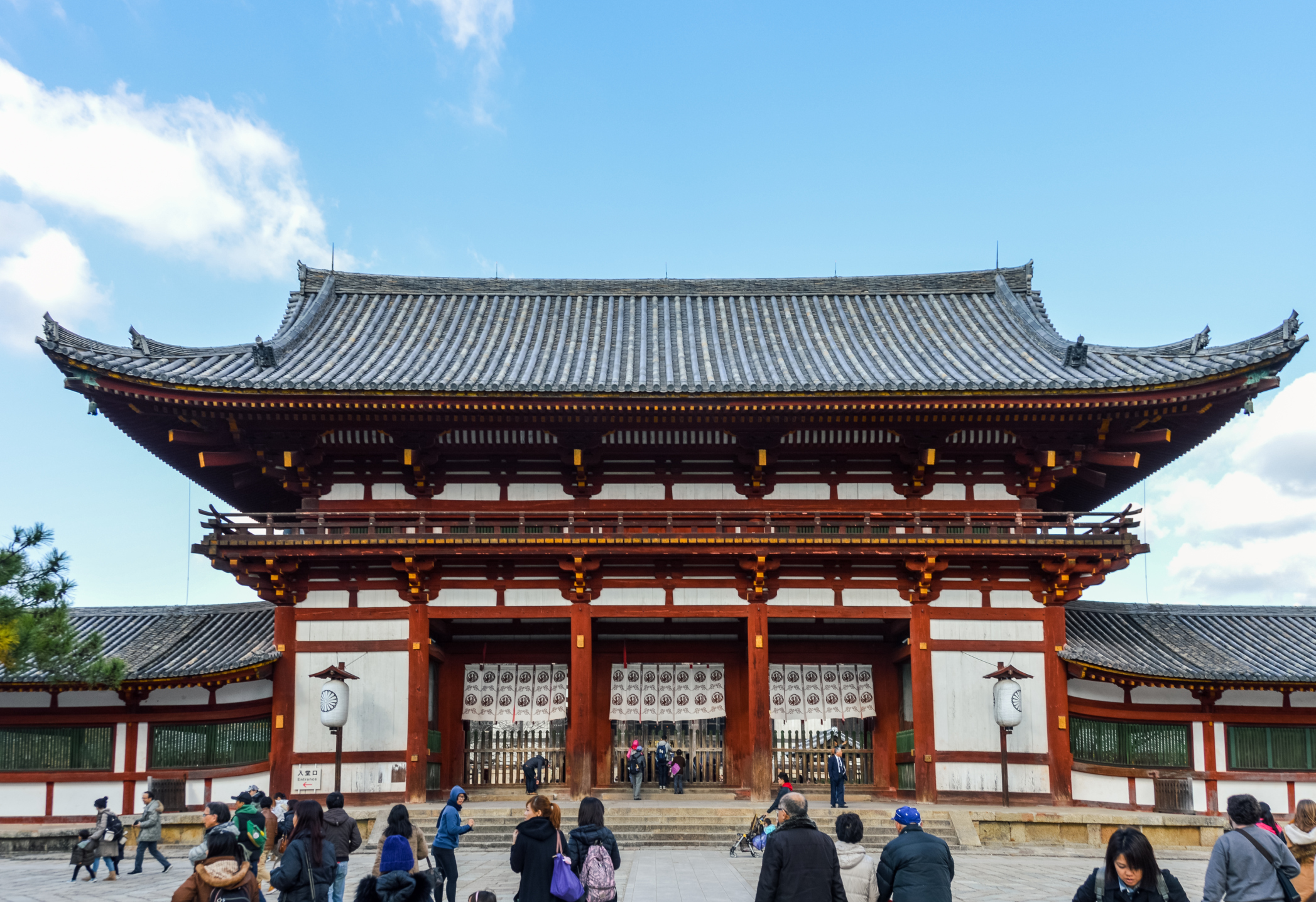Japonsko mění své mapy. Svastiky označující kláštery matou turisty