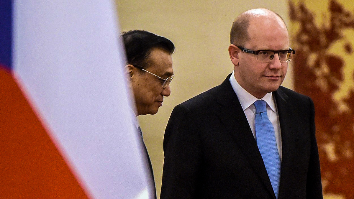 Česko jako čínské centrum v Evropě? Sobotka by si to přál