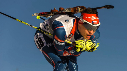 Čeští biatlonisté skončili v Anterselvě hluboko v poli poražených, vyhrál Schempp