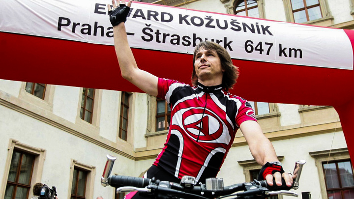 Kterak chudý (bývalý) europoslanec žebral peníze na svůj koníček