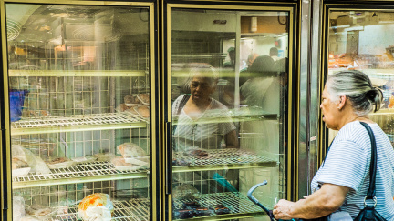 Koho ohrožuje levná ropa