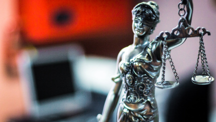 Jan Urban: Lenka Bradáčová aneb Ne-spravedlnost s lidskou tváří