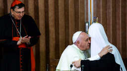 Políbil papež Putinova agenta?