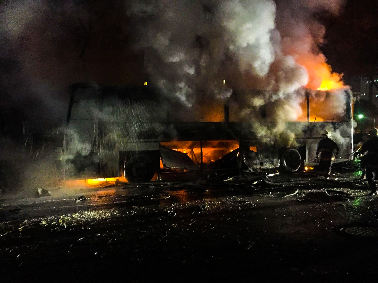 Bombový útok otřásl Ankarou. Zemřelo nejméně 28 lidí