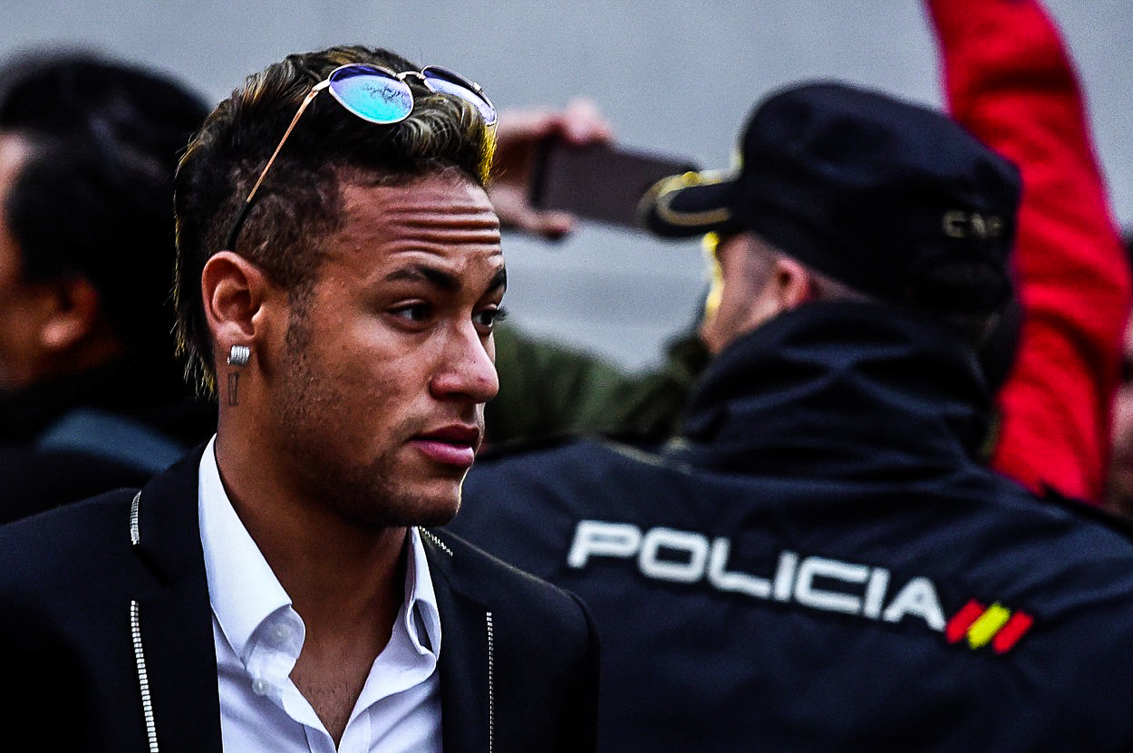 Hvězda pod palbou zákona: Na Neymara si došláply soudy v Brazílii i ve Španělsku