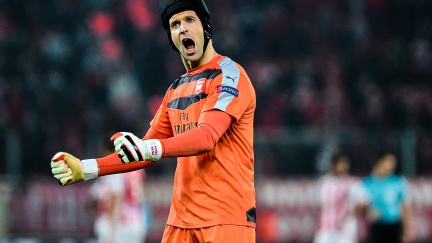 Arsenal hledá nového kapitána. Čech je ideální volbou, tvrdí britský tisk