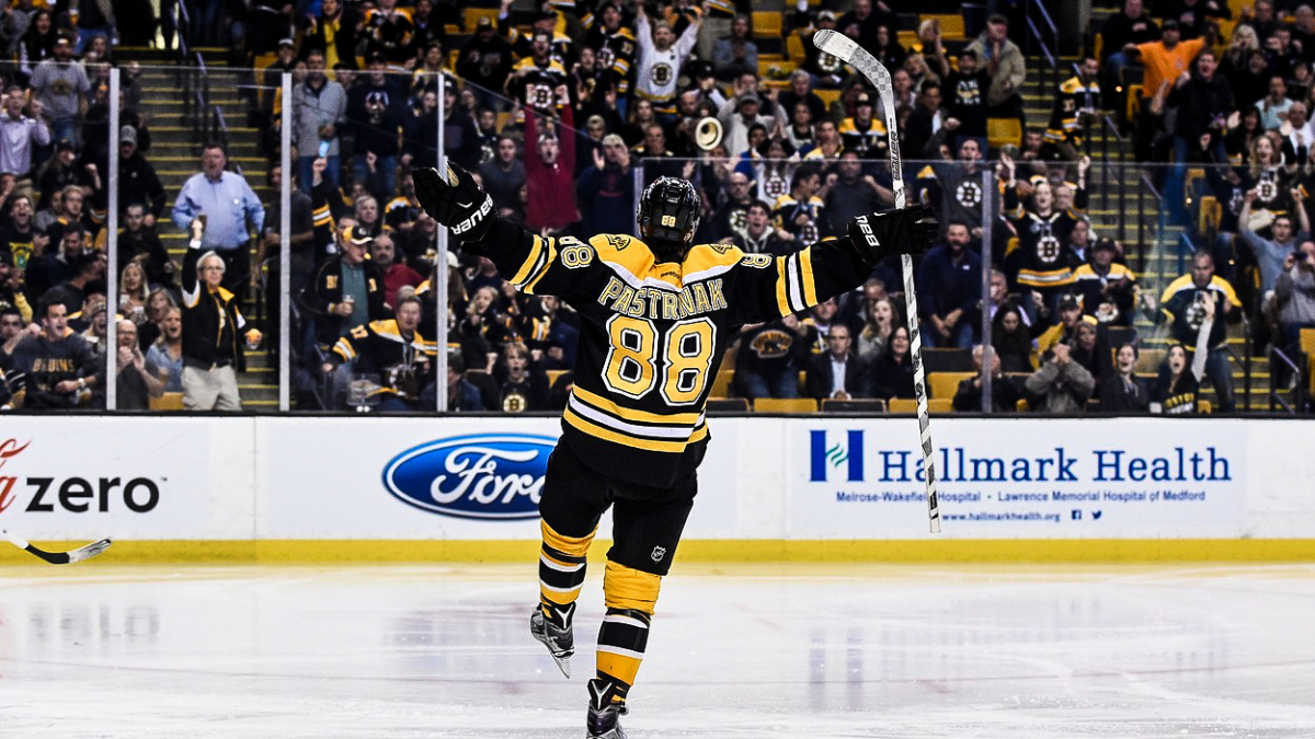 Pastrňák přispěl dvěma góly k vítězství Bostonu, Fleischmann se trefil po měsíci