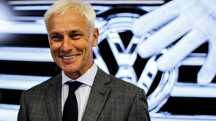 Bořitel manažerského života v luxusu se snaží vyléčit 'zkaženou' automobilku