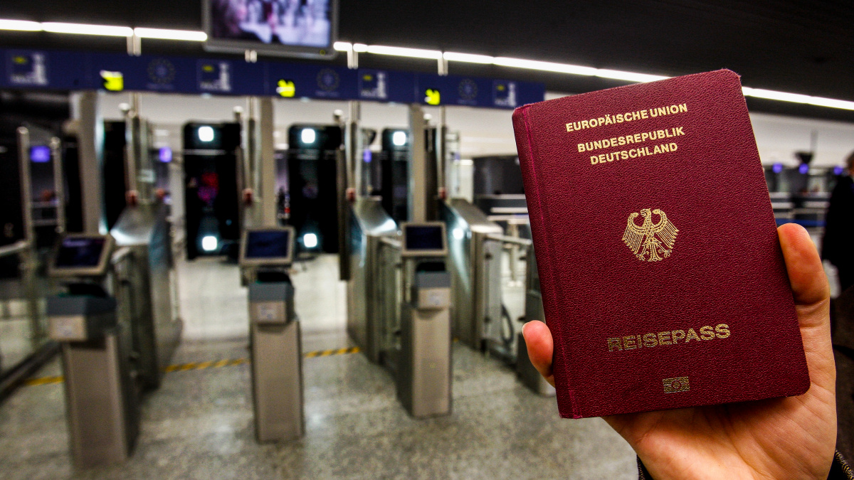 Němci mají 'nejsilnější' pasy na světě. Bez víza mohou téměř kamkoli